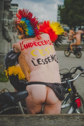 16 juin 2018: 13e édition de Cyclonudista regroupant près de 300 cyclistes nus ou habillés pour attirer l’attention sur la vulnérabilité des cyclistes  en ville; Bruxelles, Belgique                                                                             16 June 2018: 13rd Cyclonudista edition gathering around 300 cyclists naked or in clothed to raise awareness on cyclists vulnerability in the city,; Brussels, Belgium