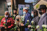 26 avril 2021: en présence de jeunes musulmans, de l'Imam Chalgoumi, d'un Rabbin et de l'écrivain Marek Halter, cérémonie d'hommage à Stéphanie Monfermé, fonctionnaire du commissariat de Rambouillet, assassinée quelques jours plus tôt  par un présumé islamiste, Rambouillet, France                                                                      26 April 2021: in presence of young muslims, Imam Chalgoumi,  a Rabbi and the writer Marek Halter, ceremony to pay tribute to Stéphanie Monfermé, administrative officer of Rambouillet police station murdered a few days earlier by an alleged Islamist, Rambouillet, France