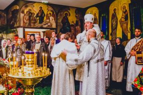 6-7 janvier 2012: Cérémonie du Noel orthodoxe russe avec la diaspora russe de France, Eglise des Trois Saints Pères, Paris (75), France.

6-7 January 2012: Russian Orthodox Christmas with the Russian diapora in France, Church of the Three Holy HIerarchs Paris (75), France.