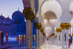 16 Décembre 2018:  Grande Mosquée Sheikh Zayed dans l'Emirat d'Abu Dhabi, plus grande mosquée des Emirats, Emirats Arabes Unis, Abu Dhabi, Emirats Arabes Unis                                                                                  16 Decembre 2018: Sheikh Zayed Grand Mosque, the largest mosque in the Emirates, Abu Dhabi, United Arabic Emirates