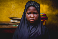 21 septembre 2015: jeune fille musulmane à Macenta, Guinée forestière, République de Guinée, Afrique de l'Ouest                                        21 September 2015: young muslim girl in Macenta, Forest Region, Republic of Guinea, West Africa